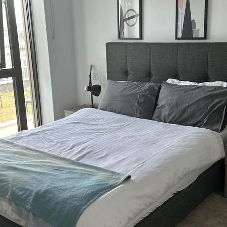 Spacious Modern 1 Bed Apartment. London Eksteriør bilde