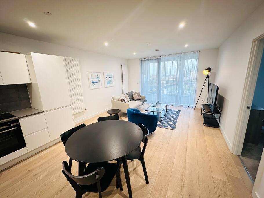 Spacious Modern 1 Bed Apartment. London Eksteriør bilde